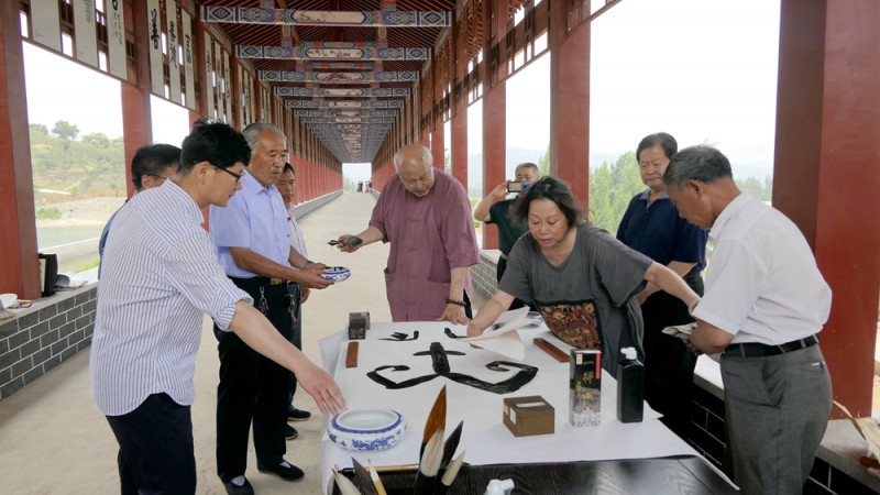 任家莊：小山村舉辦全球善文化書(shū)畫(huà)展